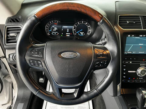 2017 Ford Explorer Platinum