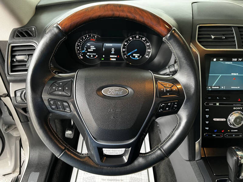 2017 Ford Explorer Platinum