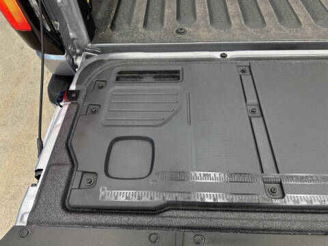 2023 Ford F-150 Lightning XLT