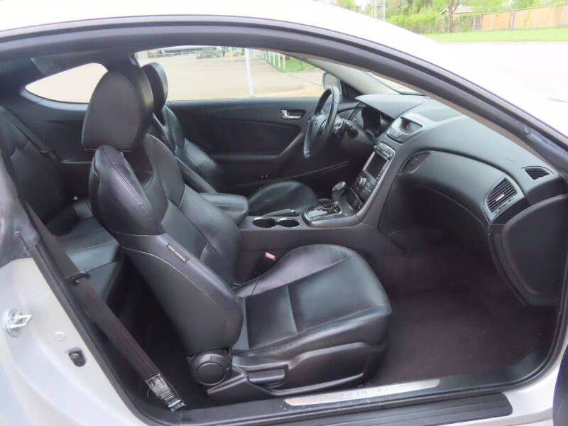 2012 Hyundai Genesis Coupe 3.8 Track
