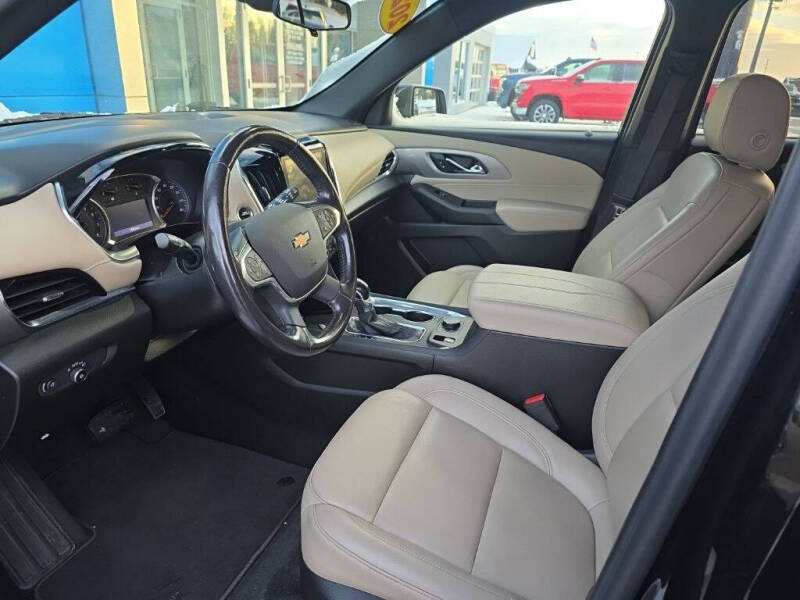 2022 Chevrolet Traverse LT Leather