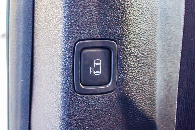 2023 Kia Carnival EX