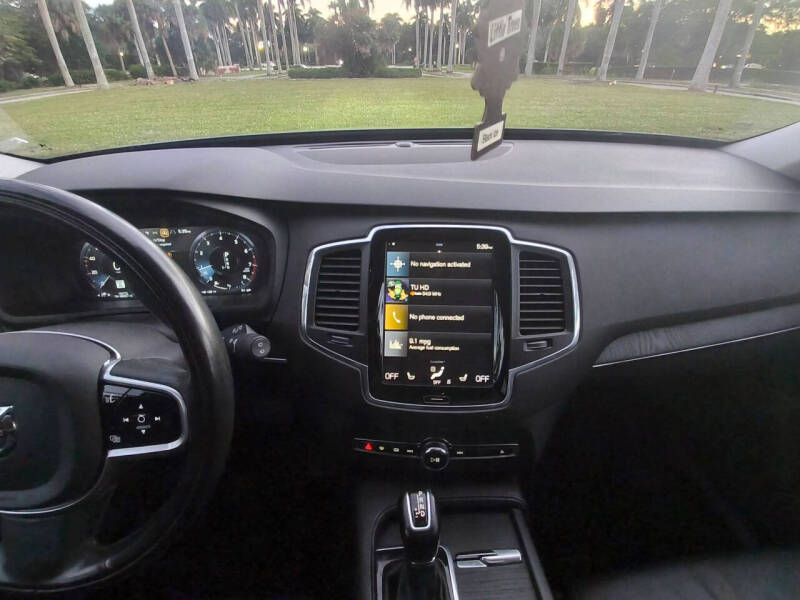 2020 Volvo XC90 T5 Momentum