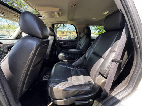 2011 Cadillac Escalade Luxury