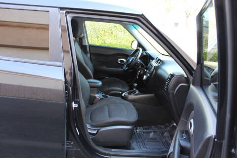 2019 Kia Soul +