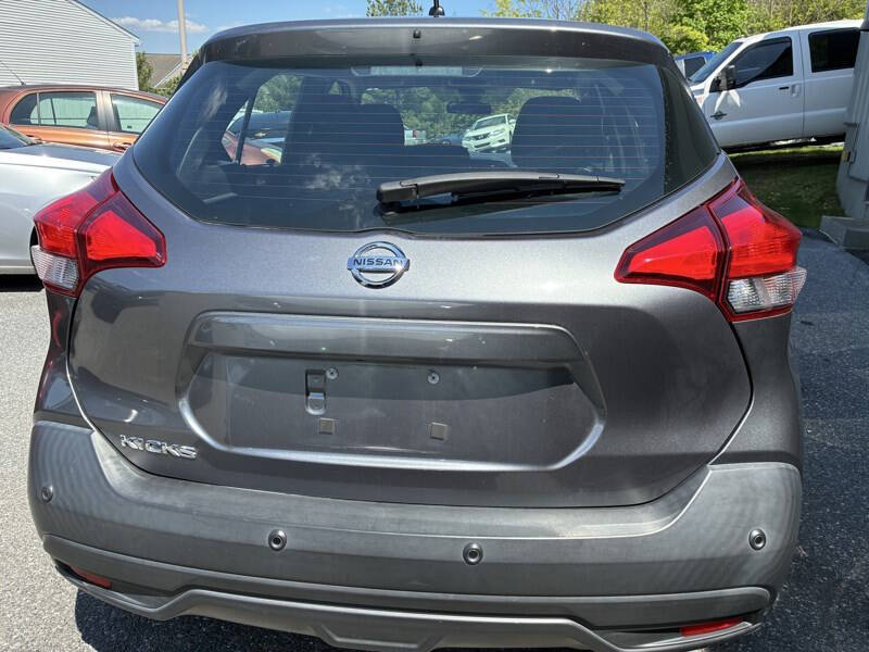 2020 Nissan Kicks S