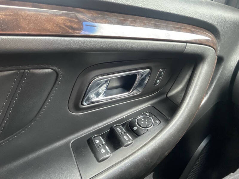 2015 Ford Taurus Limited