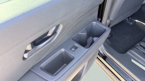 2025 Nissan Pathfinder S