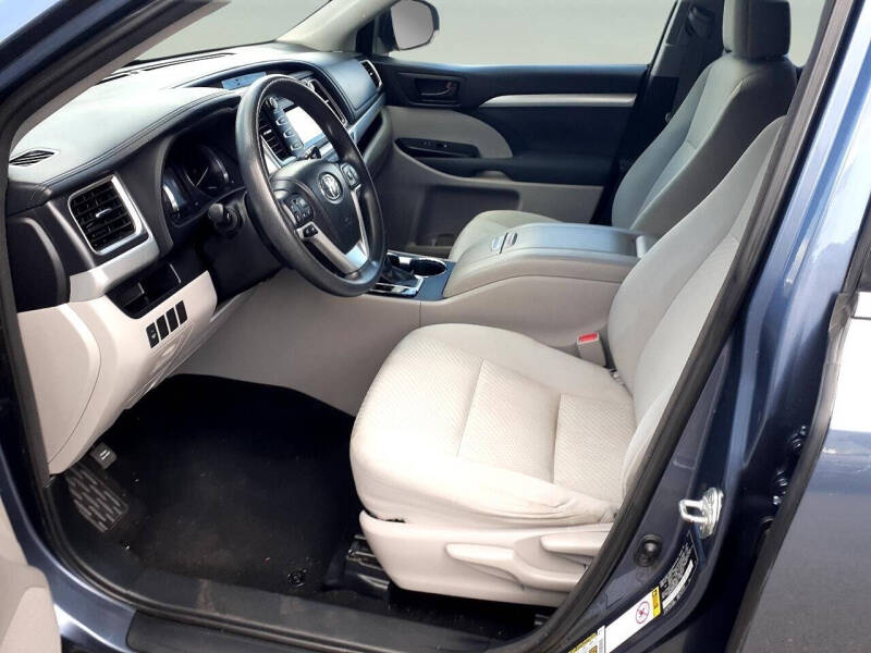 2014 Toyota Highlander LE