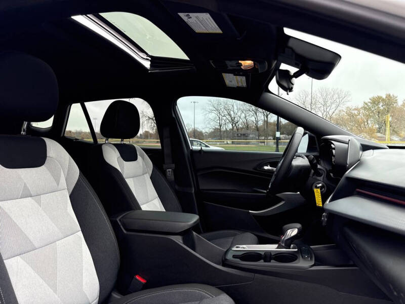 2025 Chevrolet Trax RS