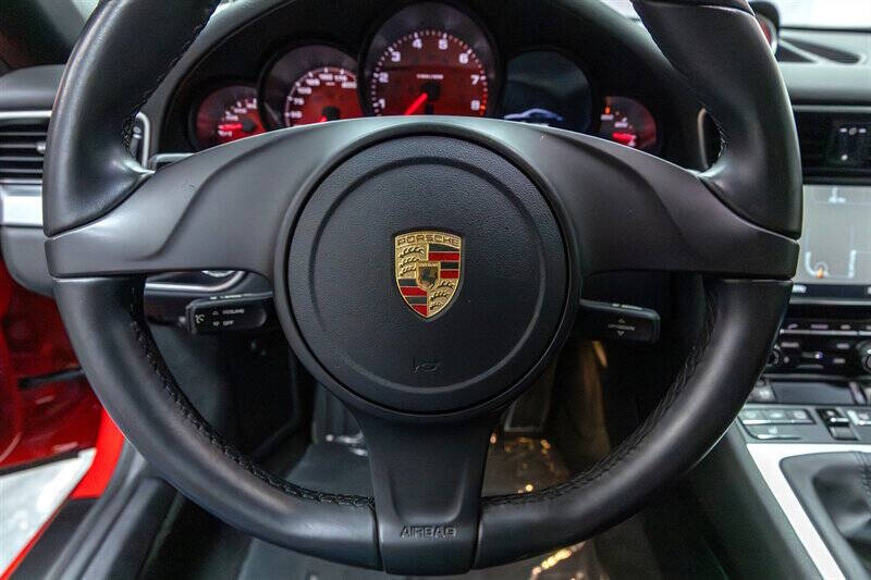 2015 Porsche 911 Carrera