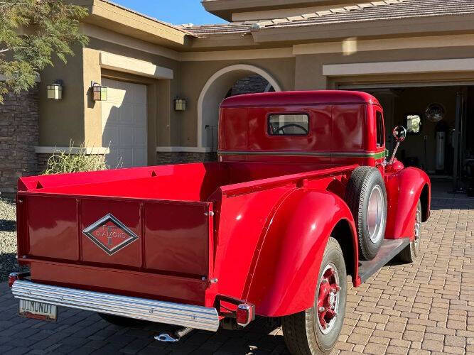 1949 Diamond T 201