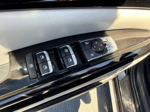 2023 Kia Carnival EX