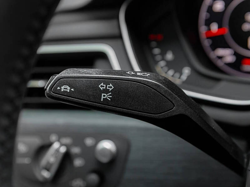 2018 Audi A4 2.0T quattro Prestige