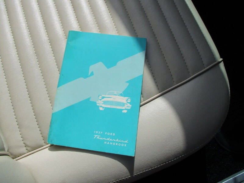 1957 Ford Thunderbird
