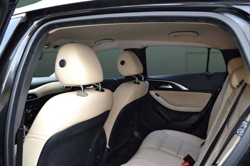 2017 Infiniti QX30 Luxury