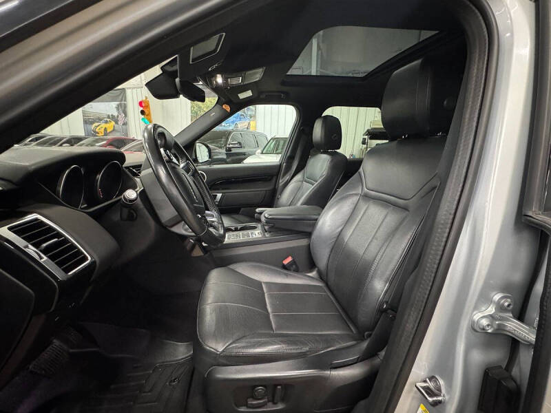 2020 Land Rover Discovery SE