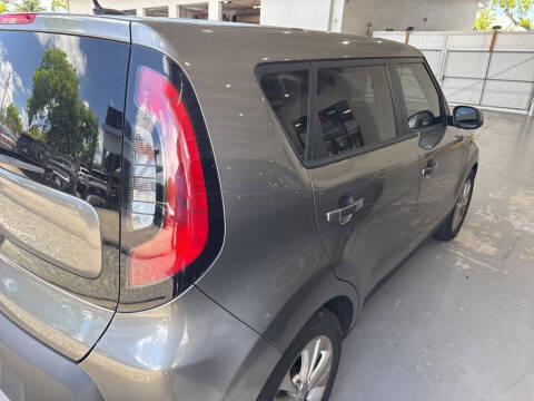 2015 Kia Soul +