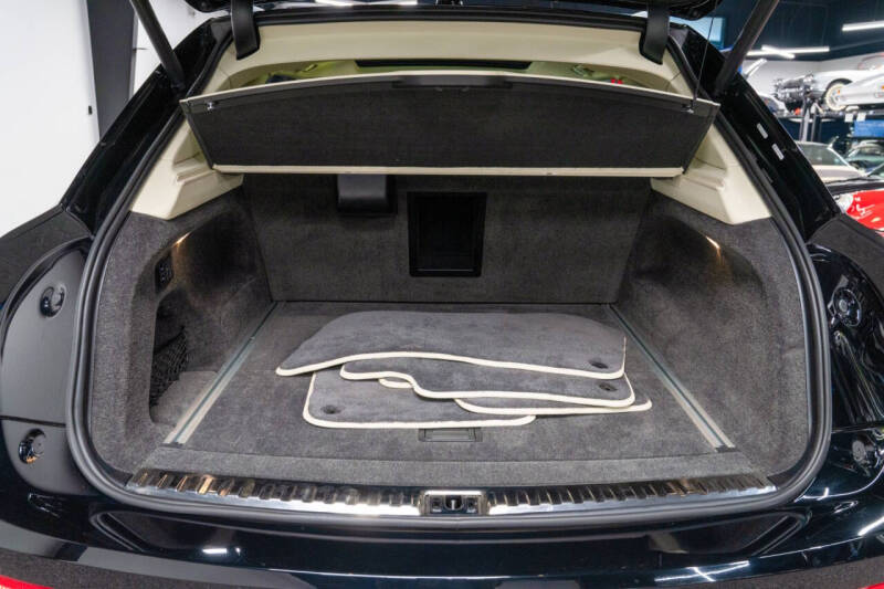 2024 Bentley Bentayga EWB