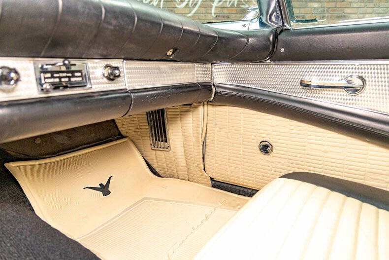 1957 Ford Thunderbird