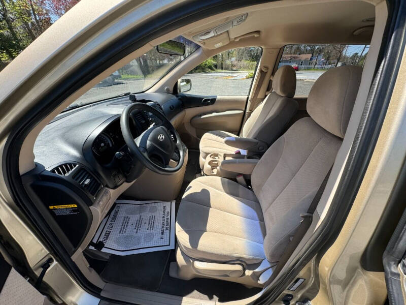 2008 Hyundai Entourage GLS