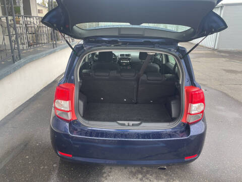 2009 Scion xD