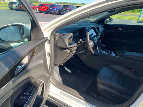 2019 Buick Regal TourX Essence