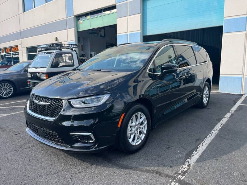 2022 Chrysler Pacifica for sale at Best Auto Group in Chantilly VA
