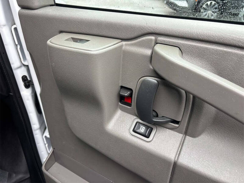 2024 Chevrolet Express 2500