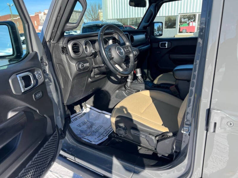 2021 Jeep Gladiator Sport