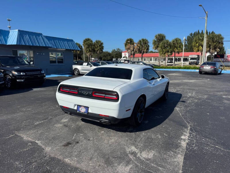2015 Dodge Challenger SXT