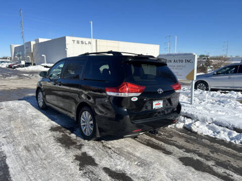 2014 Toyota Sienna XLE 7-Passenger