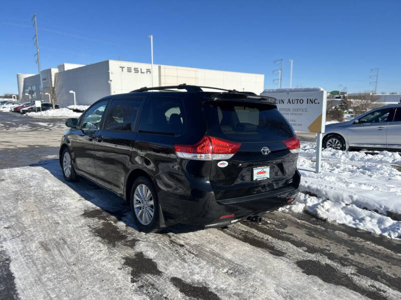 2014 Toyota Sienna XLE 7-Passenger