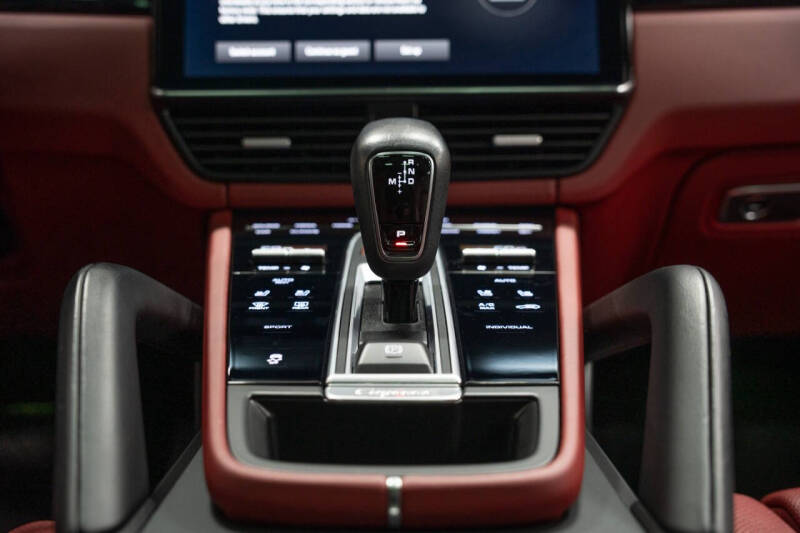 2022 Porsche Cayenne Platinum Edition