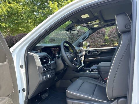 2025 GMC Yukon Elevation