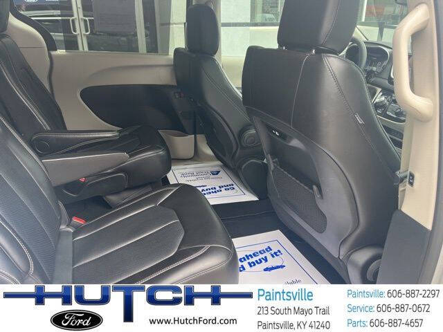 2024 Chrysler Pacifica Touring L