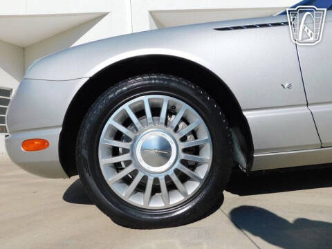 2004 Ford Thunderbird Deluxe