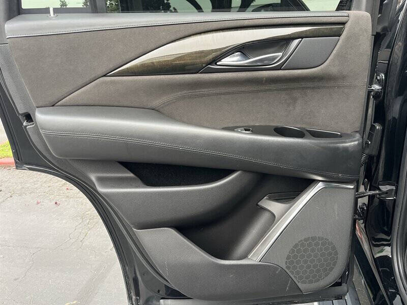 2017 Cadillac Escalade Platinum