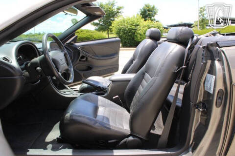 2002 Ford Mustang GT Deluxe