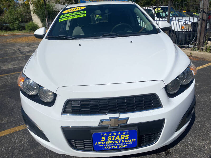 2016 Chevrolet Sonic LS photo 2