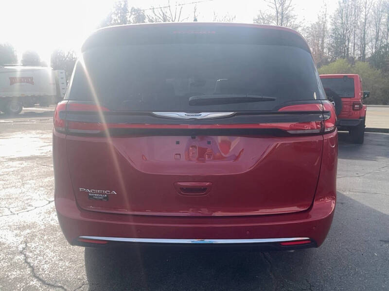 2026 Chrysler Pacifica Select