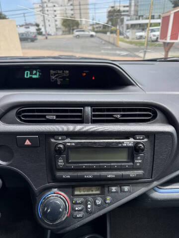 2013 Toyota Prius c One
