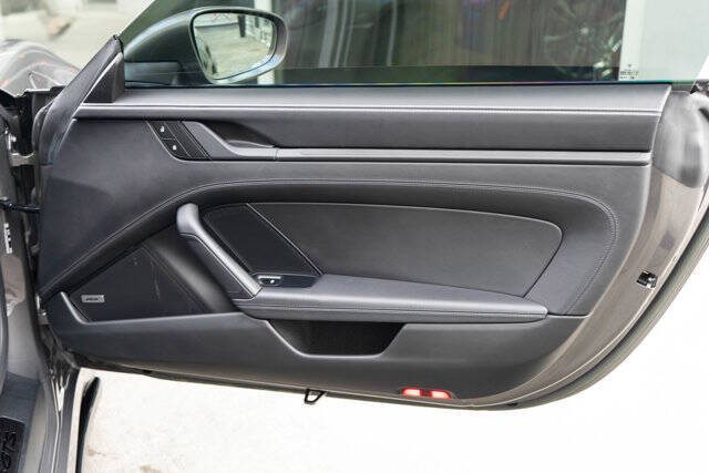 2022 Porsche 911 Carrera 4 GTS