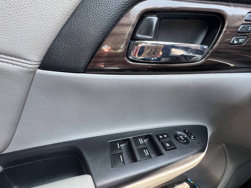 2017 Honda Accord EX-L V6 w/Navi w/Honda Sensing