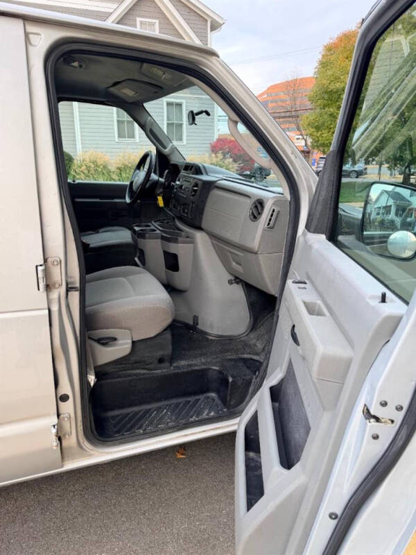 2009 Ford E-Series E-250