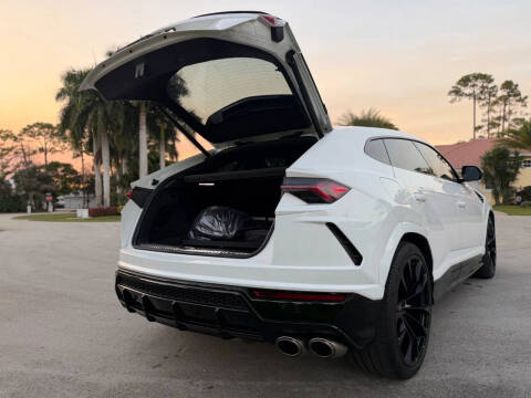 2022 Lamborghini Urus