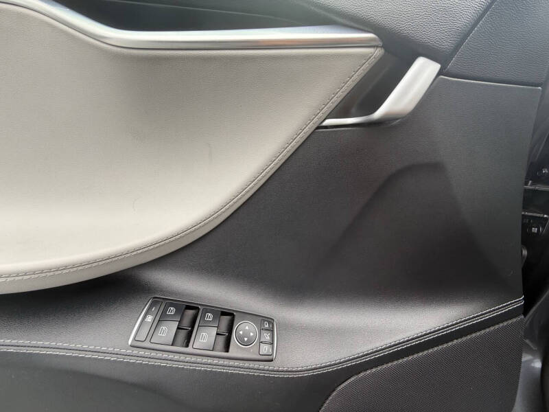 2015 Tesla Model S 70D