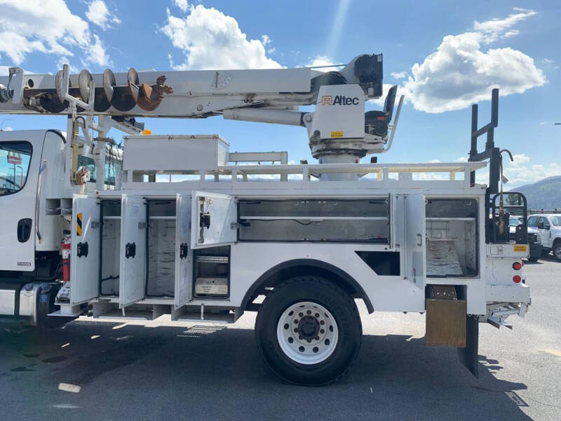 2012 Freightliner M2 106