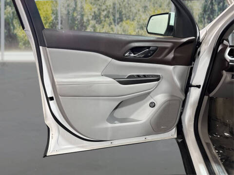 2017 GMC Acadia SLT-1