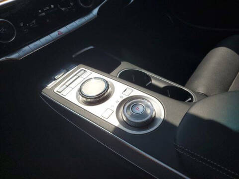 2023 Genesis GV70 2.5T Standard
